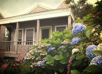 Sea Breeze Inn New Shoreham Exterior photo